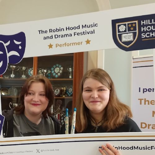 EmilyandPoppy-RobinhoodFestival